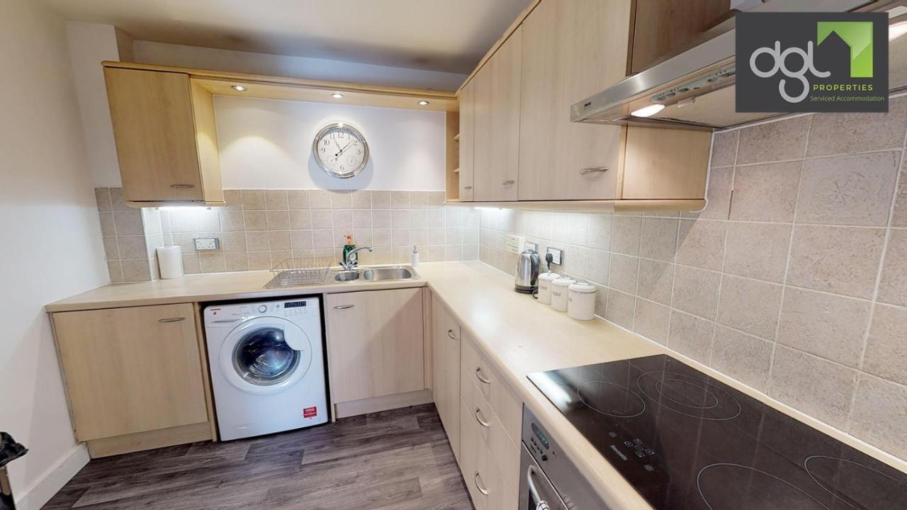 2 Bedroom Apartment Dgl Serviced Accommodation Southampton City Centre Exterior photo
